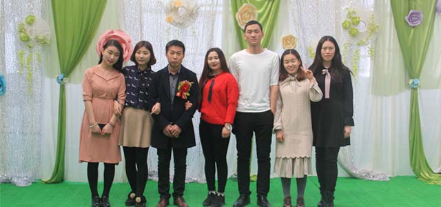 攜手共進(jìn)，贏戰(zhàn)狗年——2018艾易網(wǎng)絡(luò)年會(huì)圓滿結(jié)束